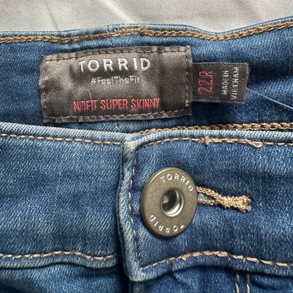NWT Torrid super skinnies! - Picture 4 of 10